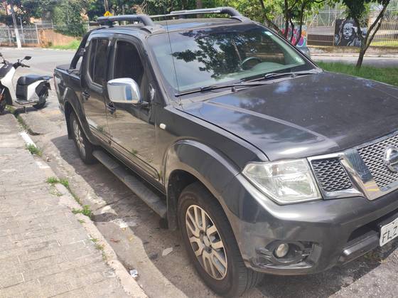 NISSAN FRONTIER 2.5 SL 10 ANOS 4X4 CD TURBO ELETRONIC DIESEL 4P AUTOMÁTICO
